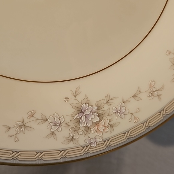 NEW Noritake Salzburg 7299 Dinner Plate Ivory China - Picture 2 of 7